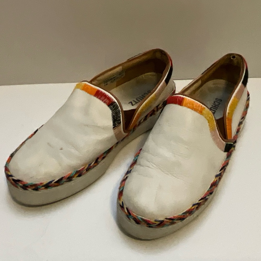 SCHULTZ White leather colorful embroidered
Slip on loafers 8.5